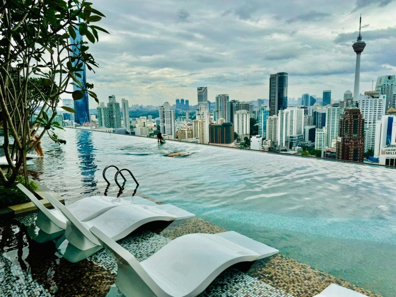 Luxury Suites At Axon Residence Куала Лумпур Екстериор снимка